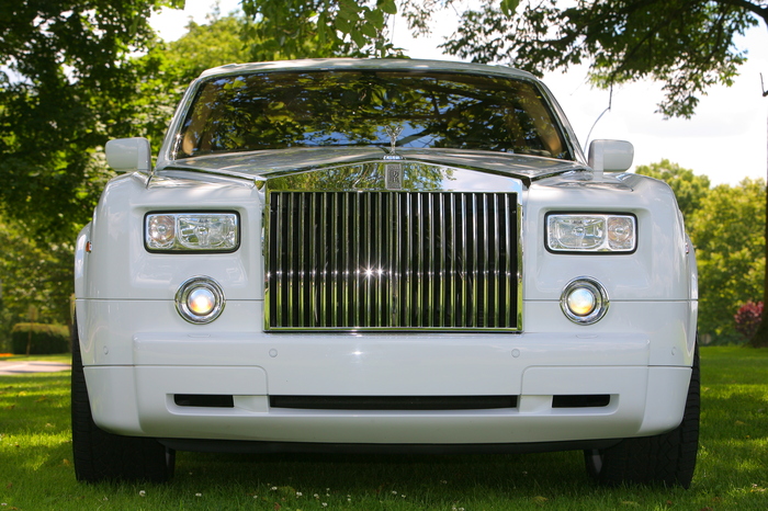 Rolls Royce Phantom by Santos VIP Limousine | New Jersey Weddings