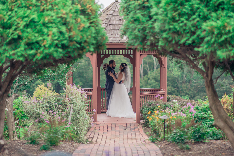 Picturesque Wickham Park Wedding Photos