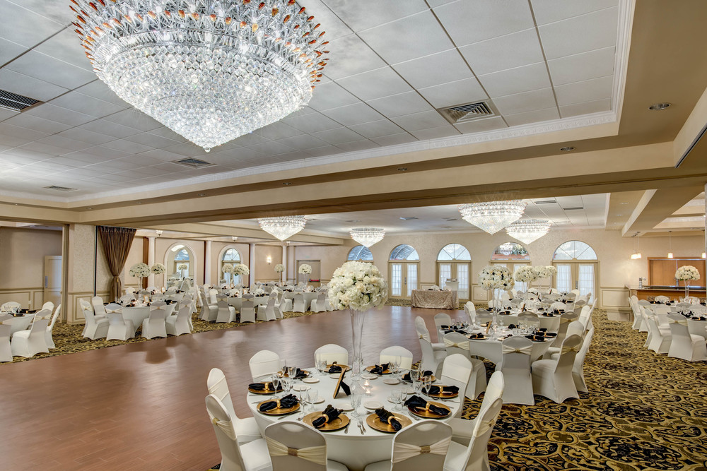 Versailles Ballroom | Ramada Hotel & Suites Toms River | New Jersey Weddings